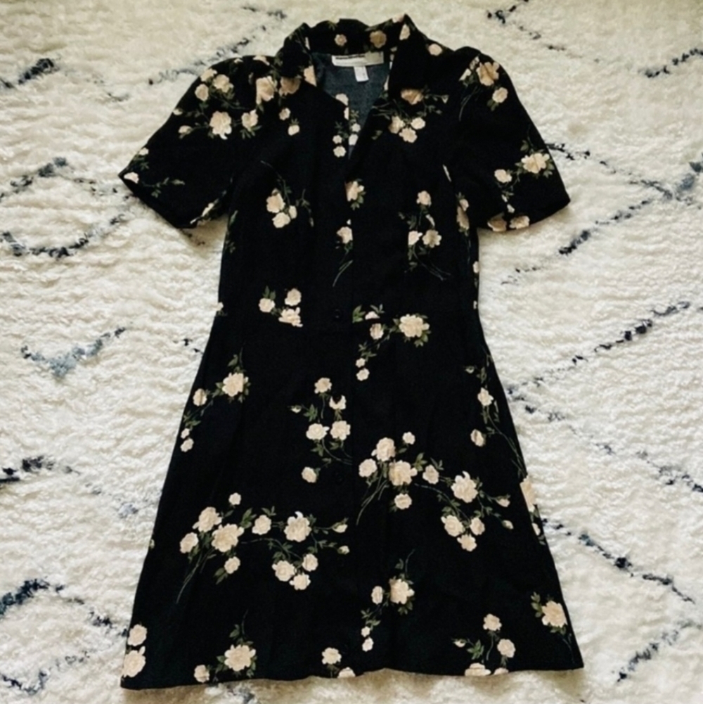 Urban Renewal Black Floral Collared Dress Women's XS Short Sleeve Mini Short EUC
